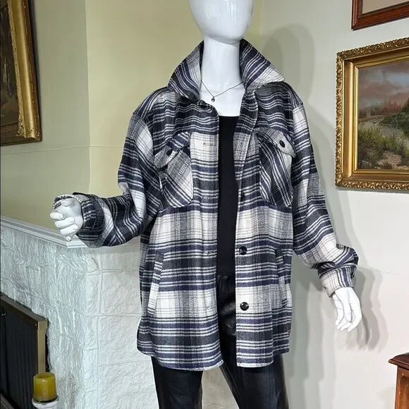 H&M Oversized Plaid Shacket - Picture 3 of 16